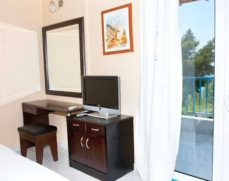 Acrotel Athena Villas Hotel 4*