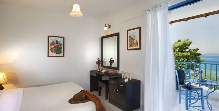 מלון Acrotel Athena 4*